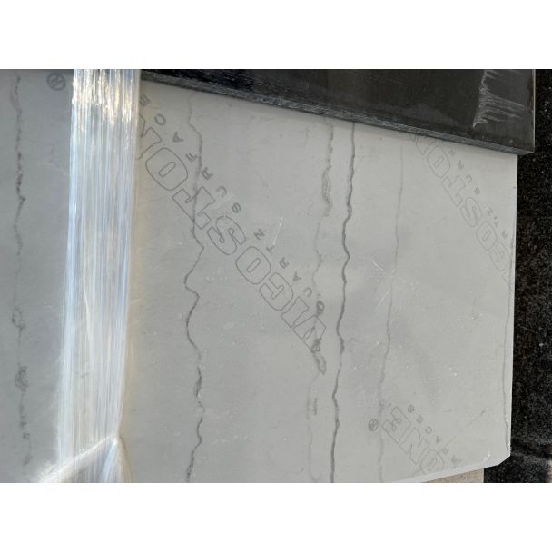 Vicostone LUCE DI LUNA BQ8690